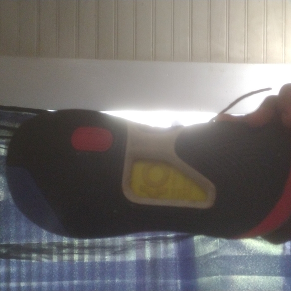 Shoe - Picture 2 of 4